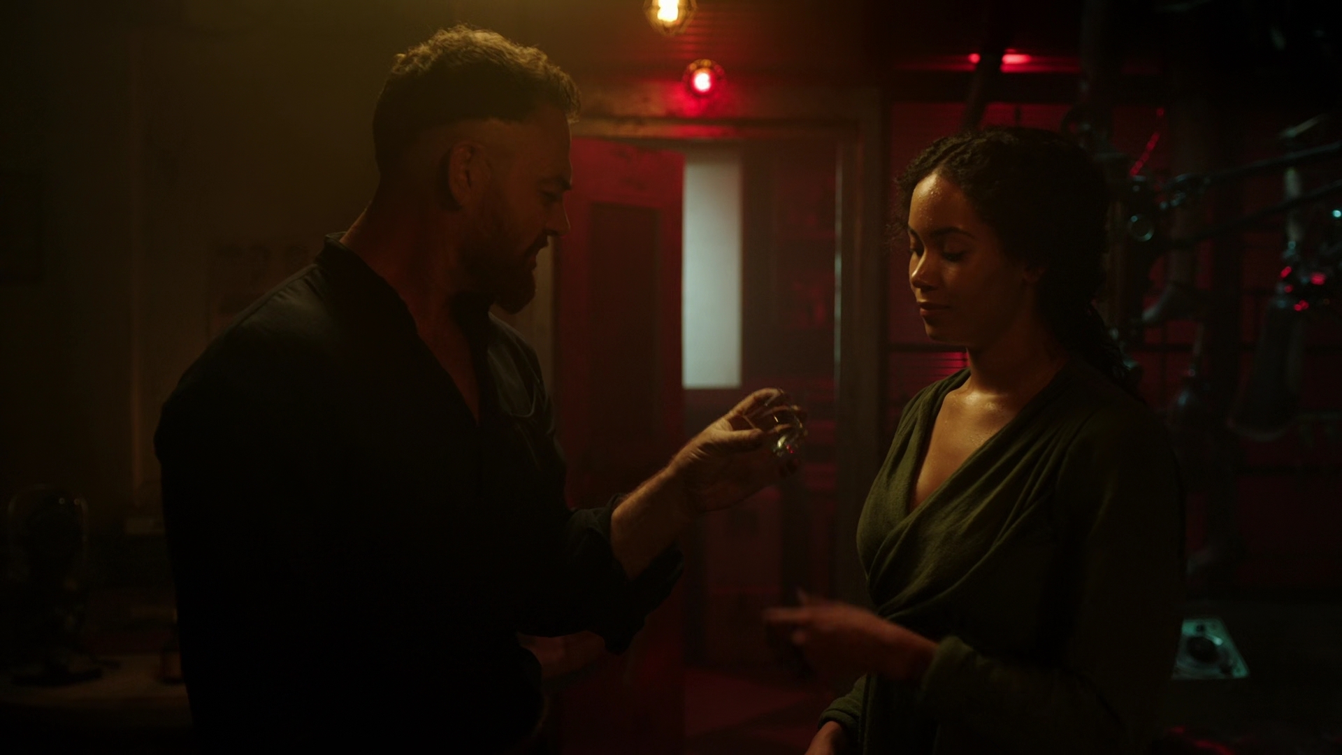 Charmed-Online-dot-nl_IntoTheBadlands2x03-0847.jpg