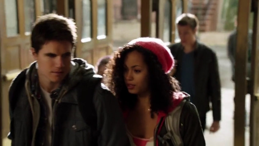 Charmed-Online-dot-nl_TheTomorrowPeople1x01-0401.jpg