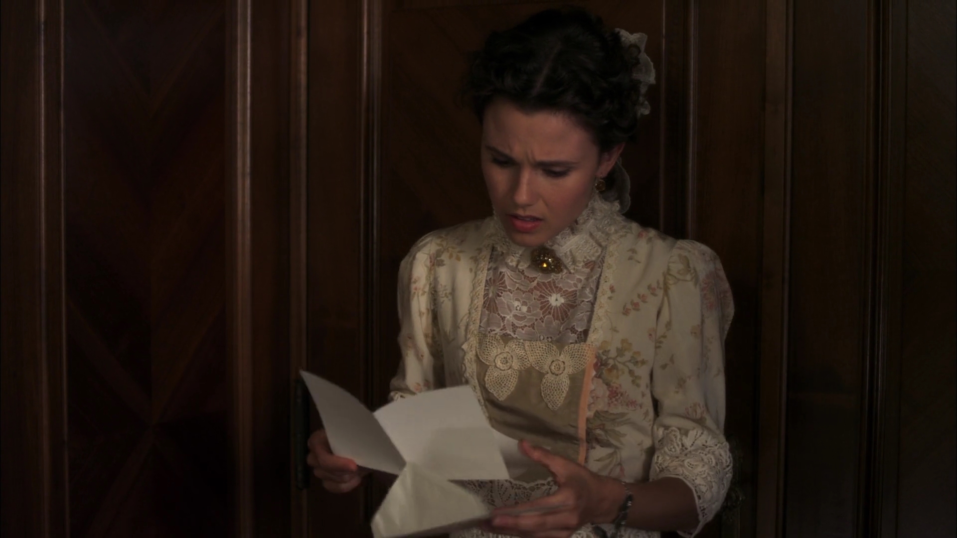 Charmed-Online-dot-nl-WhenCallsTheHearts0361.jpg