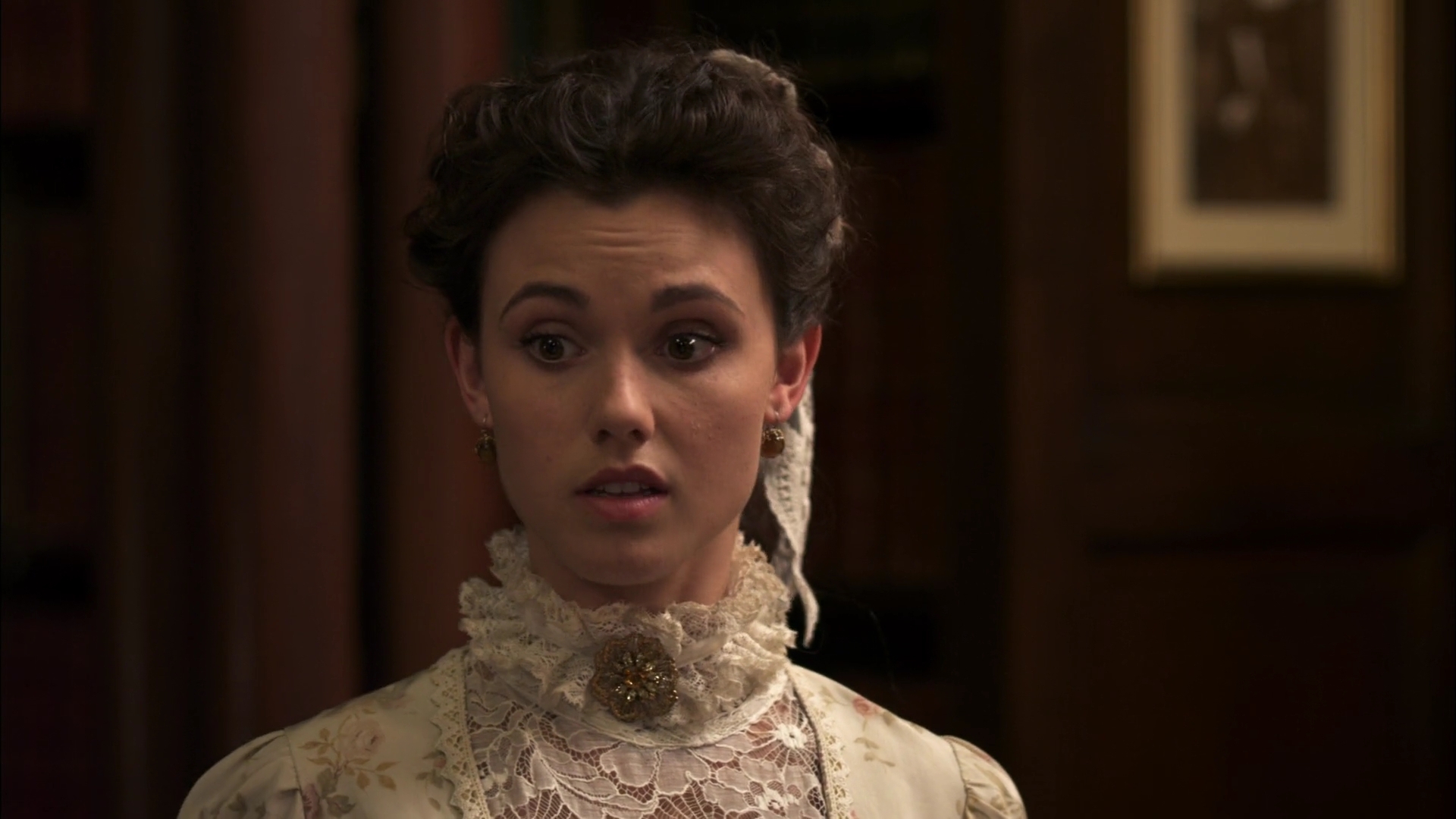 Charmed-Online-dot-nl-WhenCallsTheHearts0417.jpg