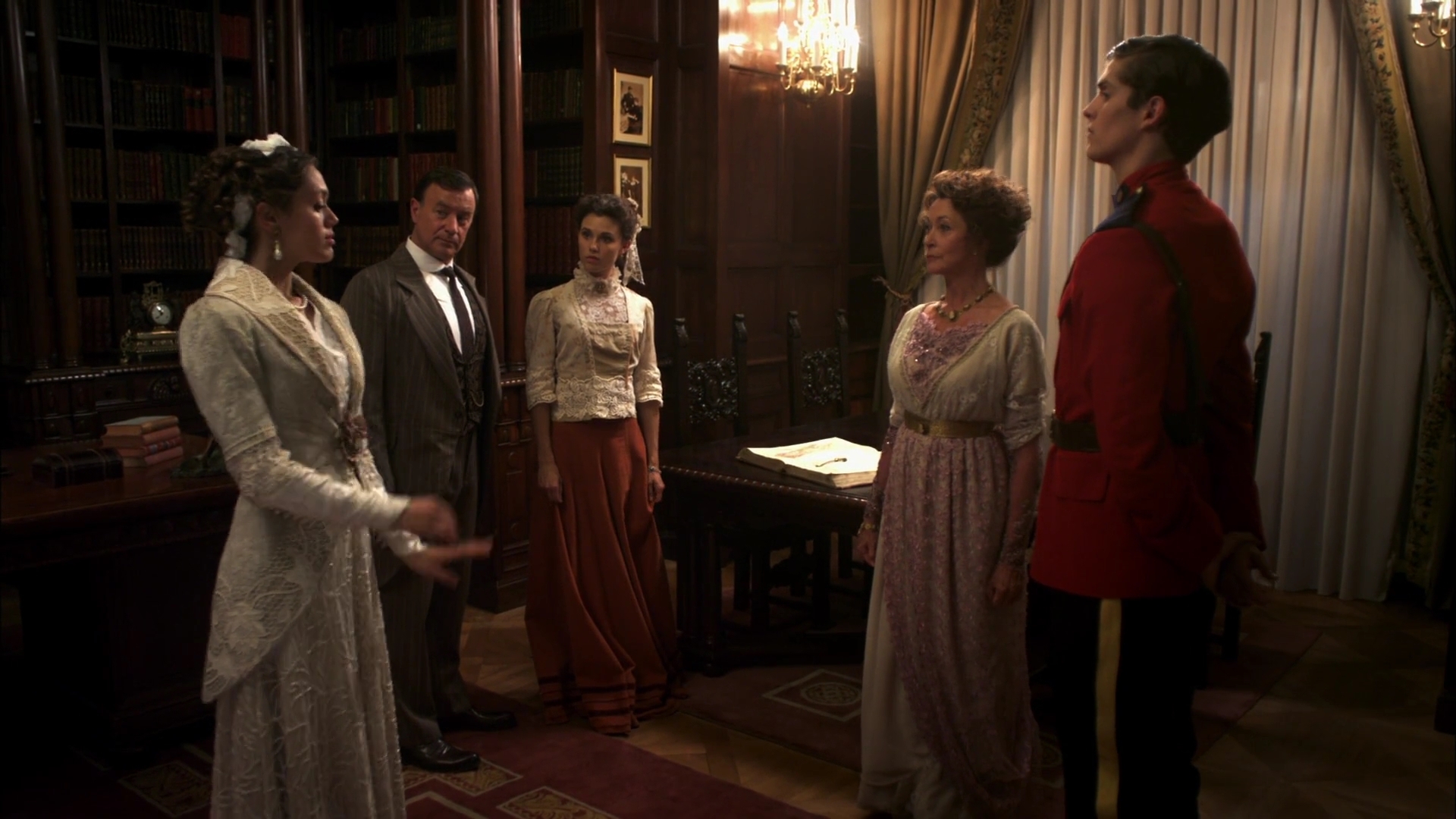 Charmed-Online-dot-nl-WhenCallsTheHearts0430.jpg