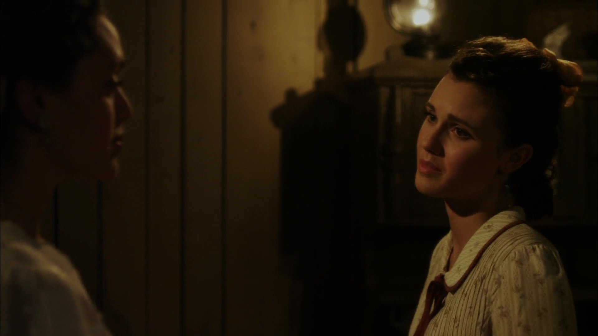 Charmed-Online-dot-nl-WhenCallsTheHearts1496.jpg Charmed-Online-dot-nl-WhenCallsTheHearts1496.jpg