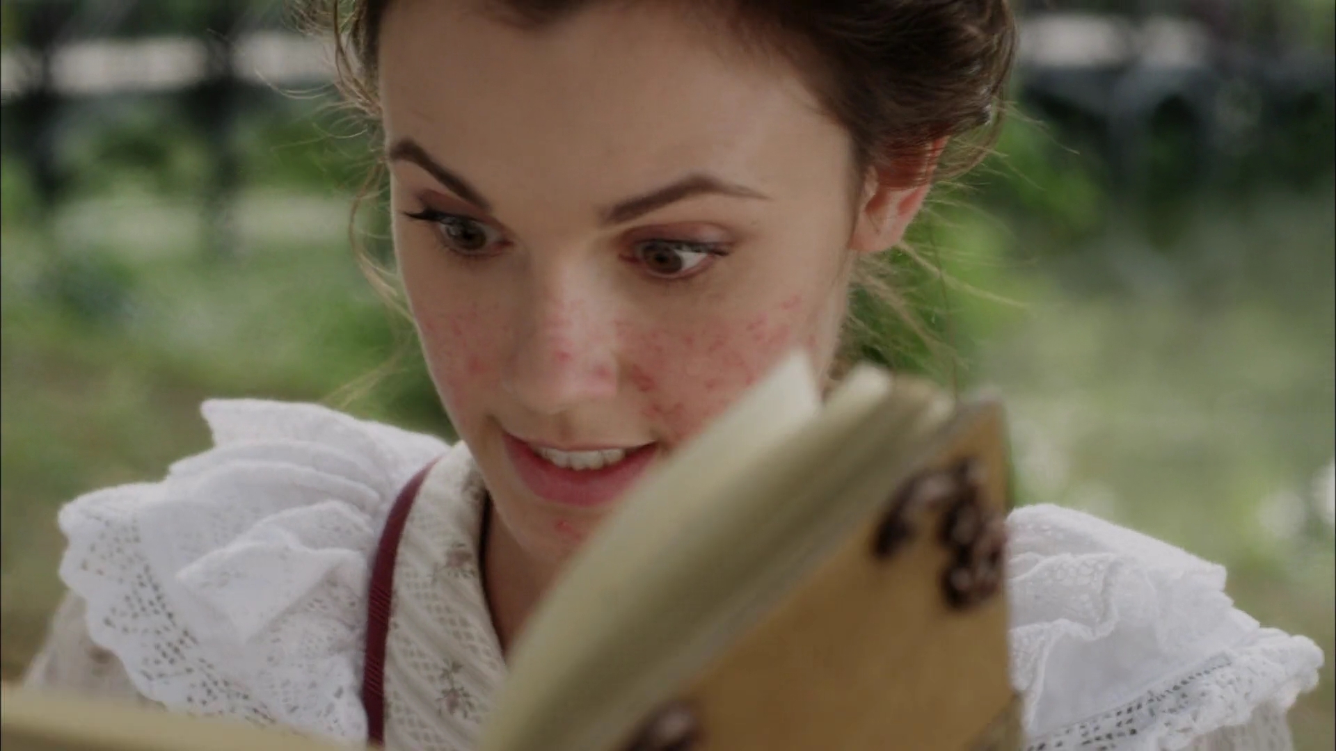 Charmed-Online-dot-nl-WhenCallsTheHearts1923.jpg