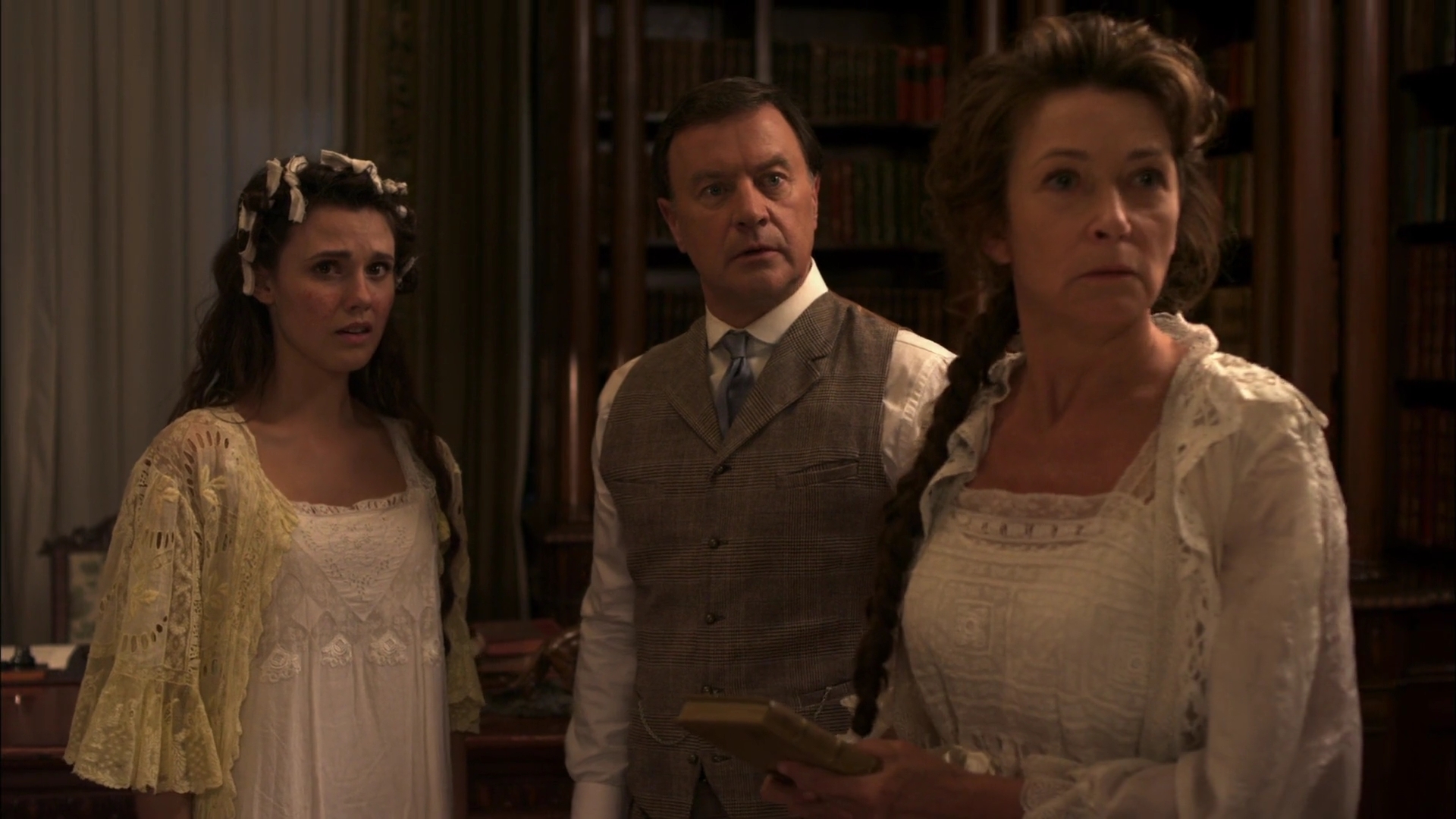 Charmed-Online-dot-nl-WhenCallsTheHearts2184.jpg
