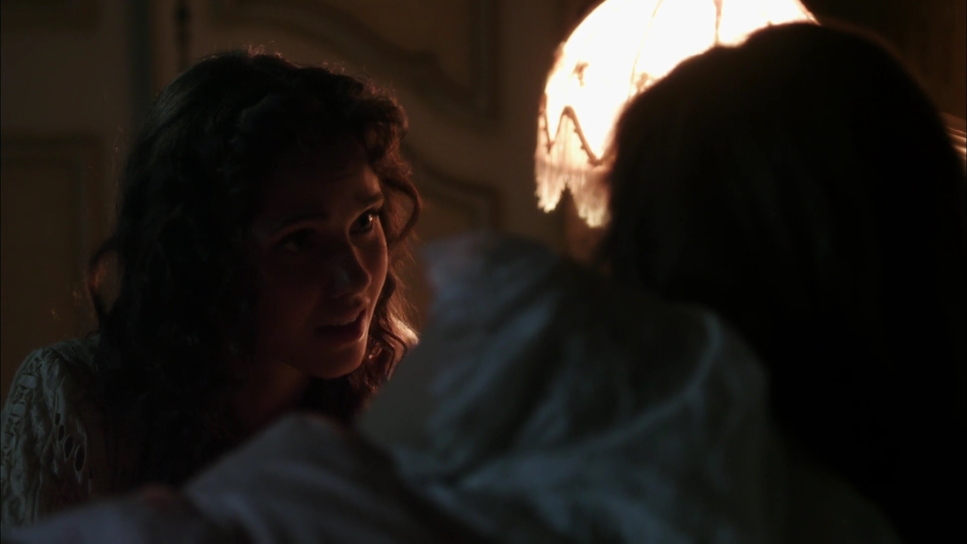 Charmed-Online-dot-nl-WhenCallsTheHearts2680.jpg Charmed-Online-dot-nl-WhenCallsTheHearts2680.jpg