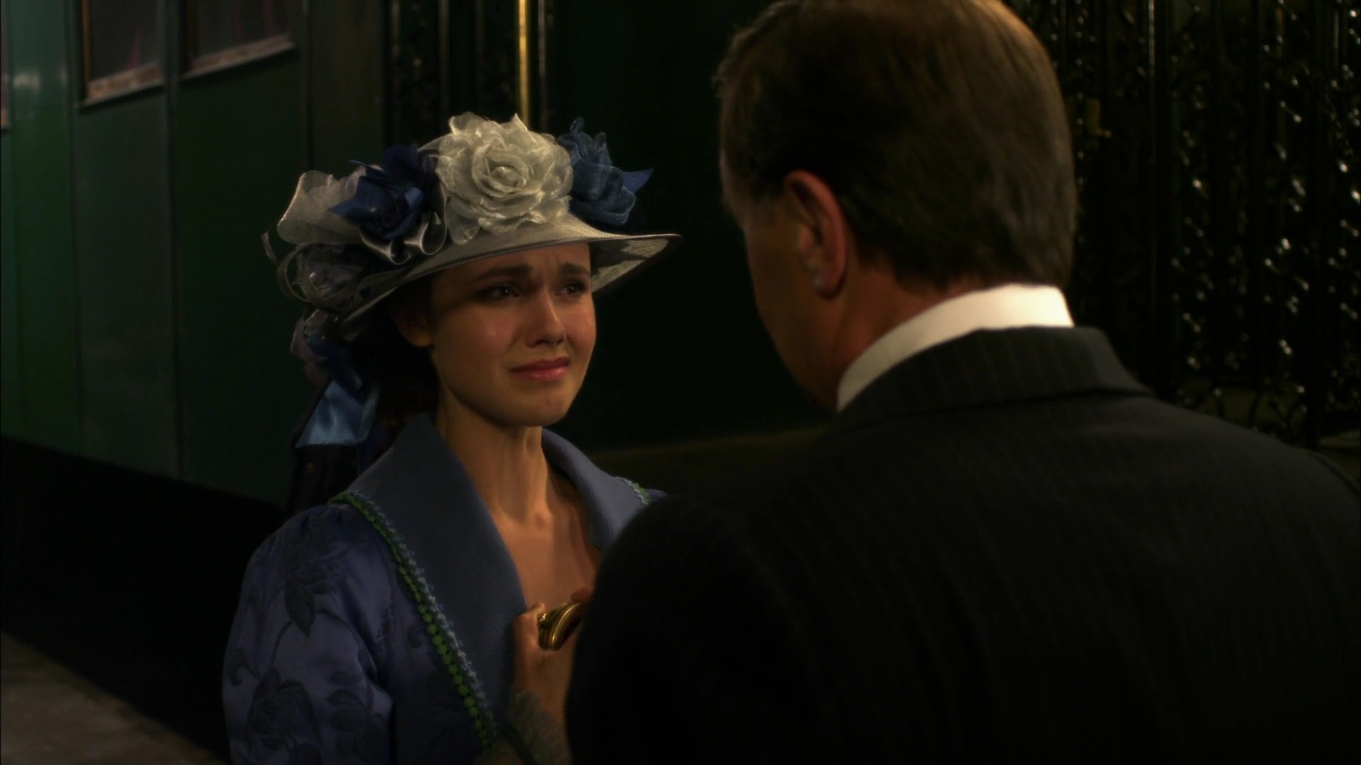 Charmed-Online-dot-nl-WhenCallsTheHearts2789.jpg Charmed-Online-dot-nl-WhenCallsTheHearts2789.jpg