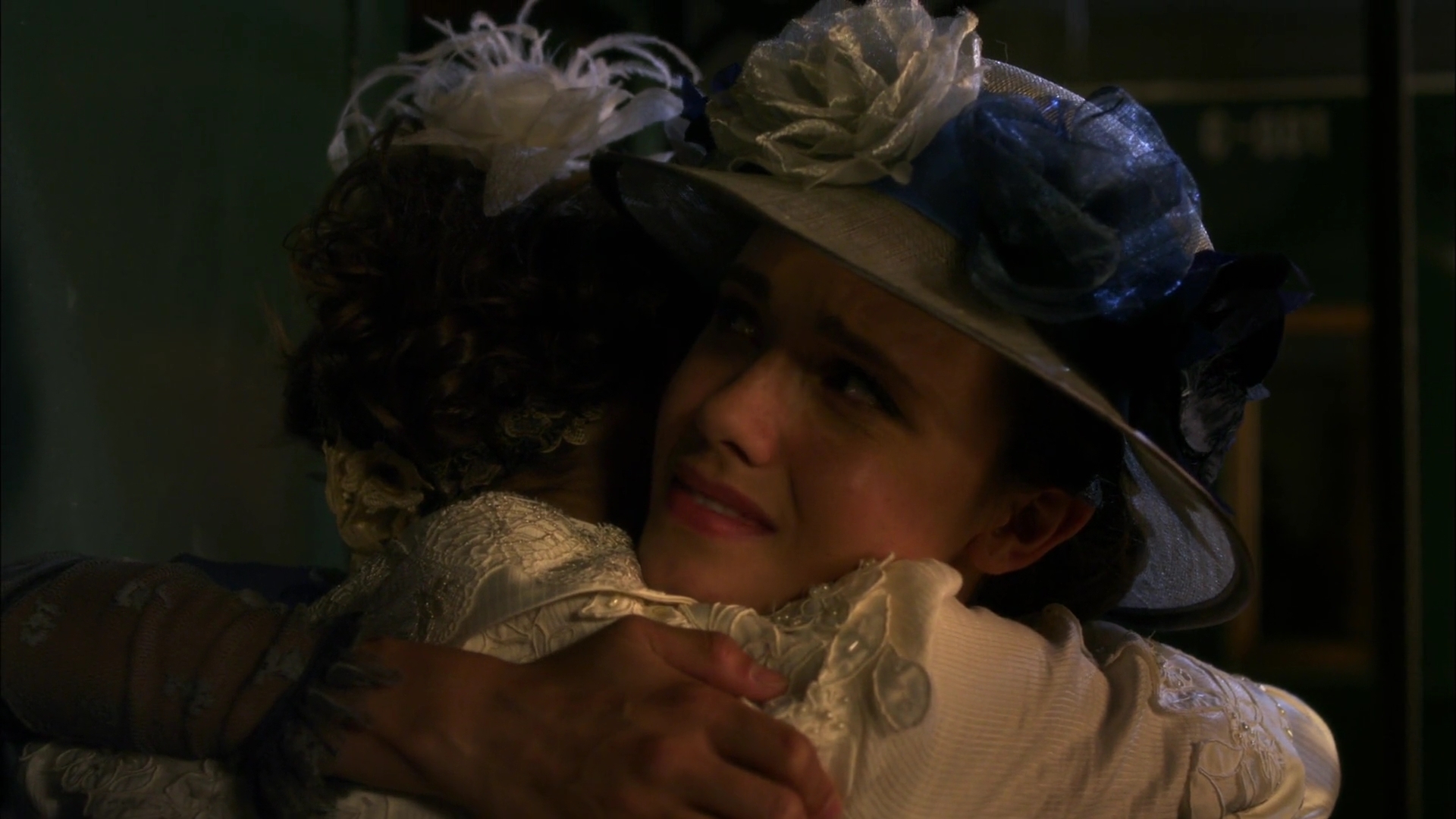 Charmed-Online-dot-nl-WhenCallsTheHearts2842.jpg Charmed-Online-dot-nl-WhenCallsTheHearts2842.jpg