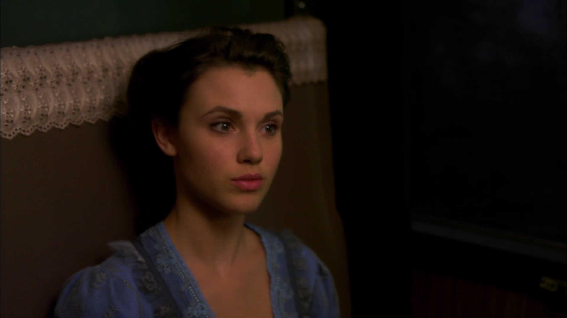 Charmed-Online-dot-nl-WhenCallsTheHearts3227.jpg