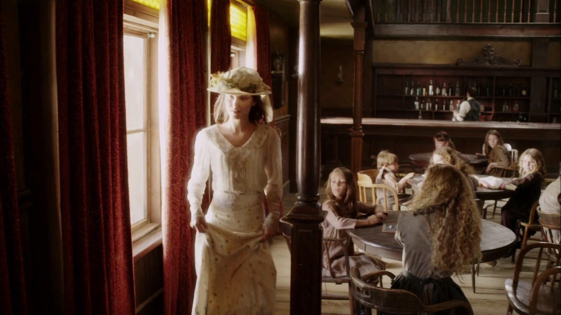 Charmed-Online-dot-nl-WhenCallsTheHearts5070.jpg Charmed-Online-dot-nl-WhenCallsTheHearts5070.jpg