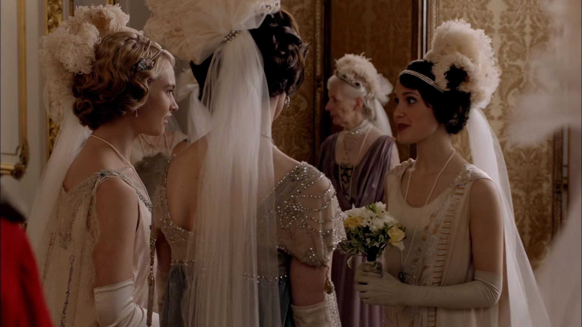 Charmed-Online-dot-nl-DowntownAbbey4x09-2002.jpg