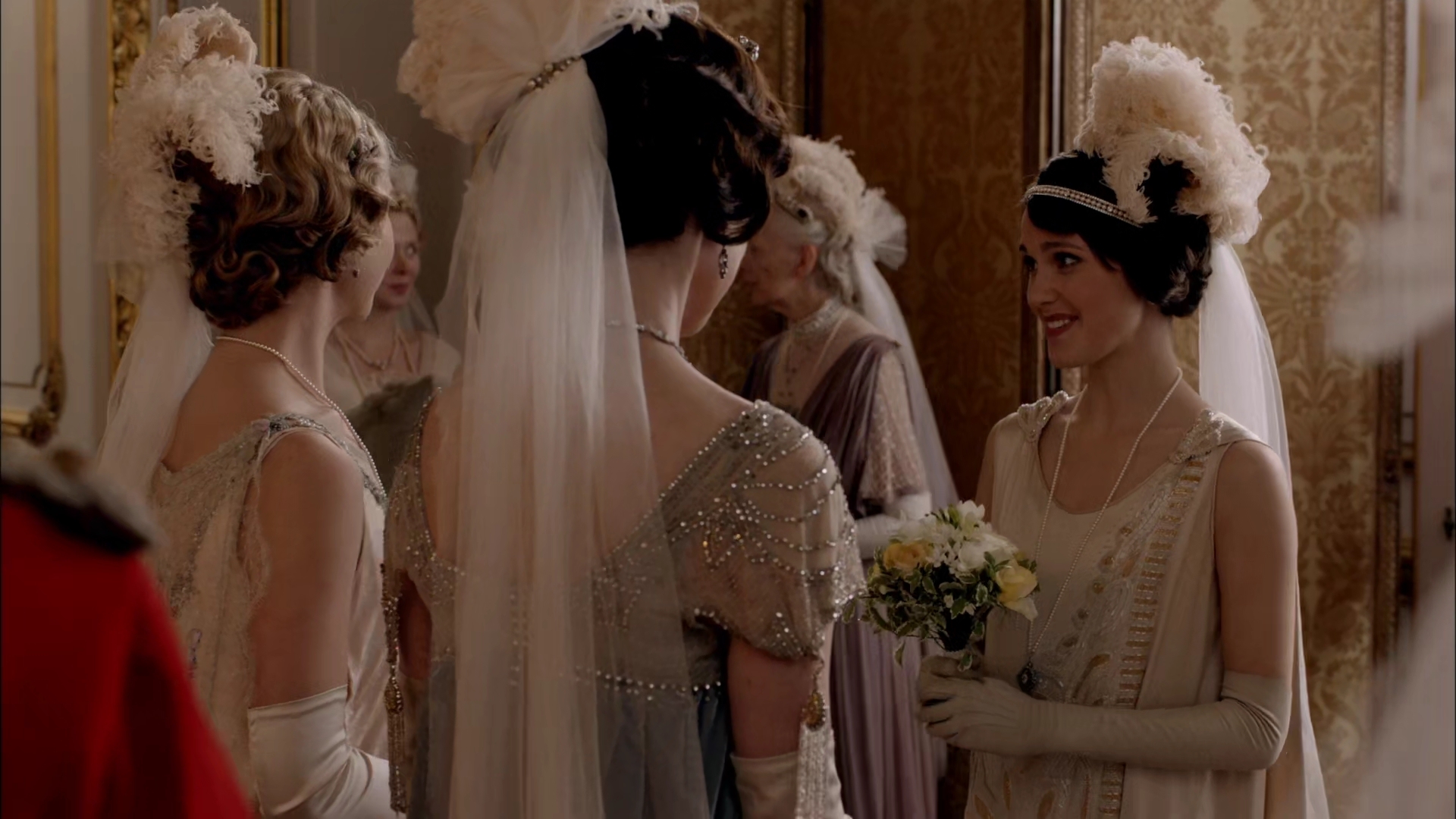 Charmed-Online-dot-nl-DowntownAbbey4x09-2005.jpg
