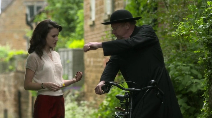 Charmed-Online-dot-nl-FatherBrown2x01-1603.jpg