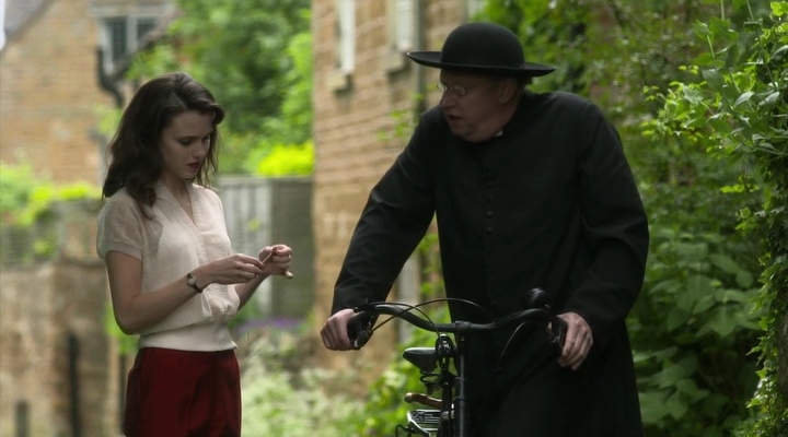 Charmed-Online-dot-nl-FatherBrown2x01-1608.jpg