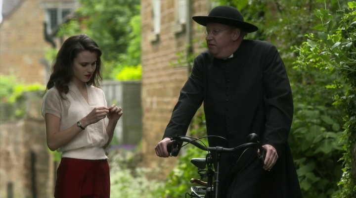 Charmed-Online-dot-nl-FatherBrown2x01-1609.jpg