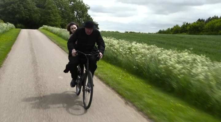 Charmed-Online-dot-nl-FatherBrown2x01-1634.jpg