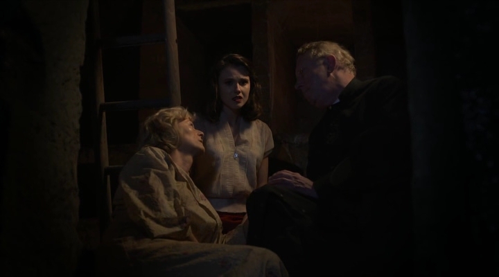 Charmed-Online-dot-nl-FatherBrown2x01-2101.jpg