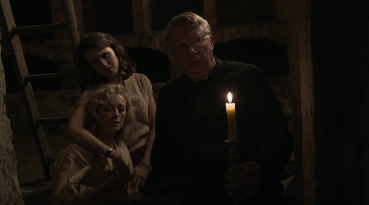 Charmed-Online-dot-nl-FatherBrown2x01-2221.jpg
