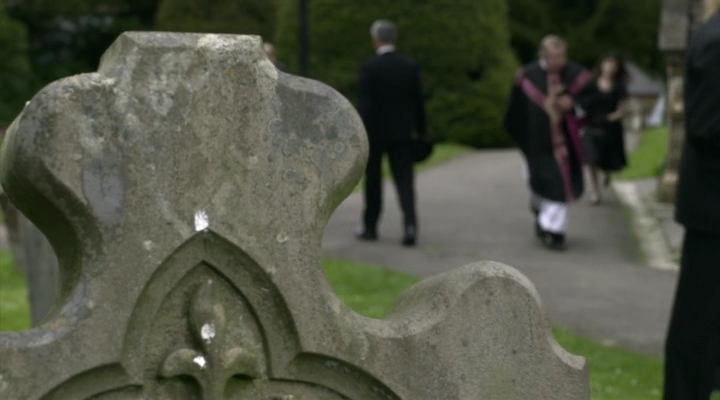 Charmed-Online-dot-nl-FatherBrown2x01-2506.jpg