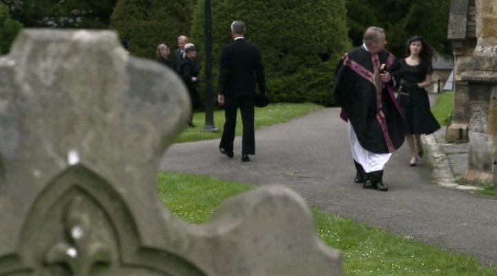 Charmed-Online-dot-nl-FatherBrown2x01-2507.jpg