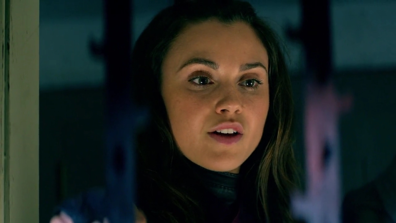 Charmed-Online-dot-nl-TheShannaraChronicles1x04-1990.jpg