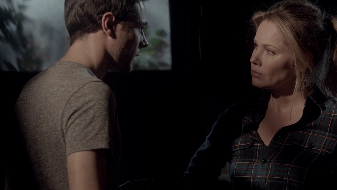 VampireDiariCharmed-Online-dot-nl_Rogue2x02-02246.jpg