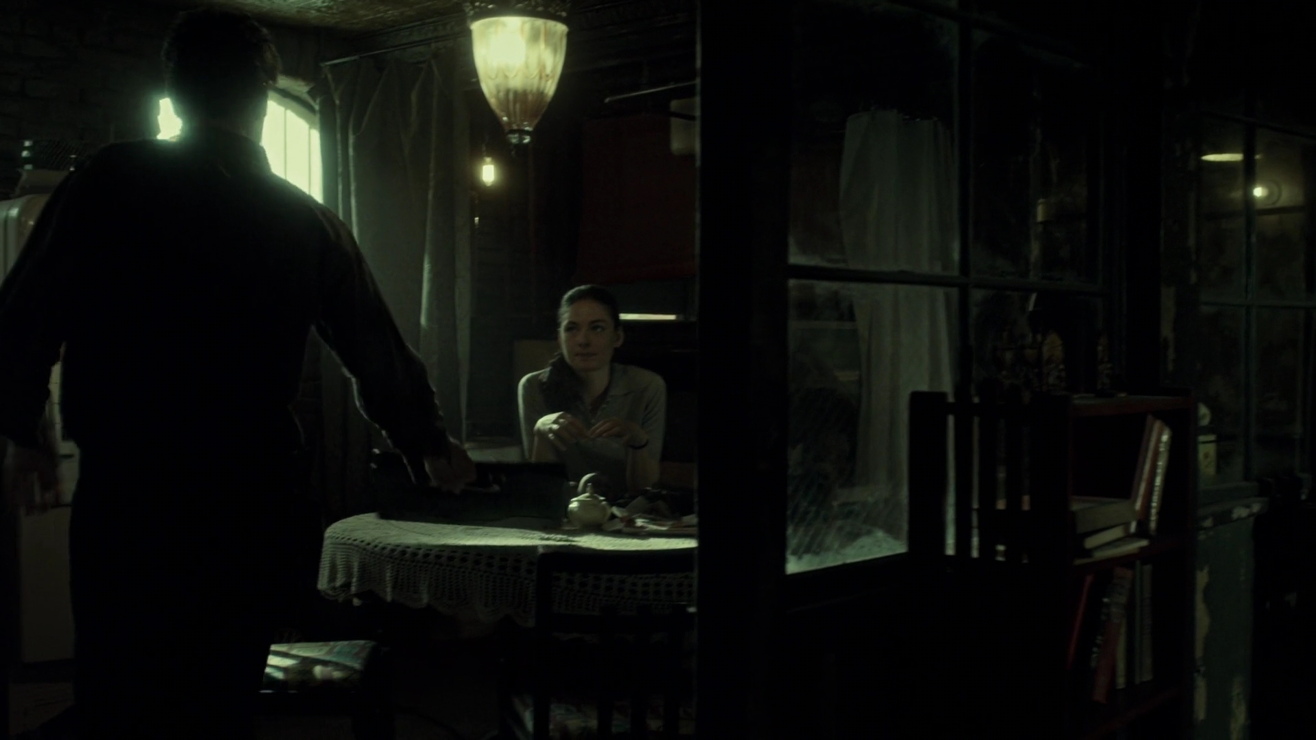 Charmed-Online_nl-dot-nl_ManInTheHighCastle1x01-1519.jpg