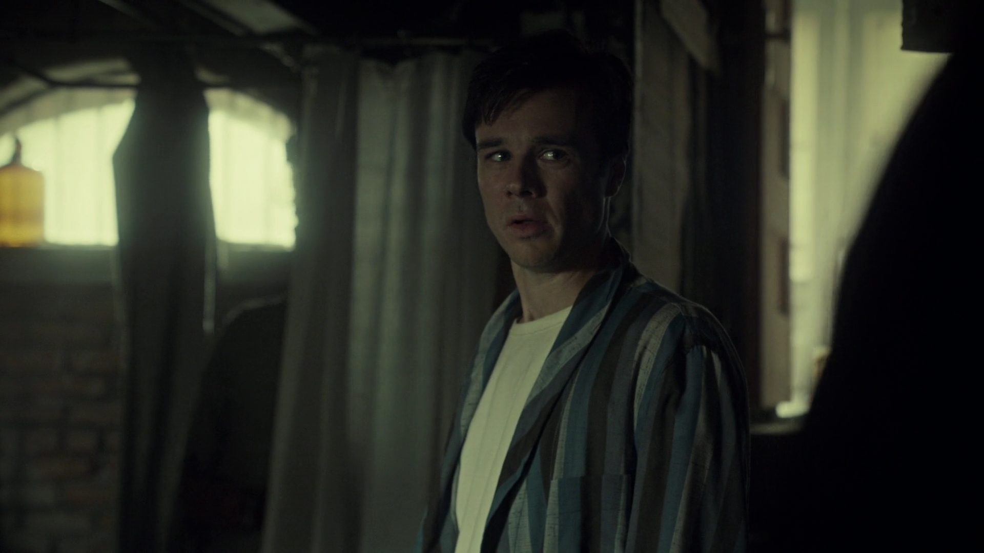 Charmed-Online_nl-dot-nl_ManInTheHighCastle1x01-3152.jpg