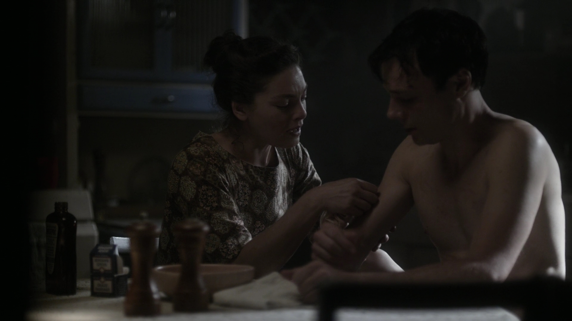 Charmed-Online-dot-nl_TheManInTheHighCastle1x05-0933.jpg Charmed-Online-dot-nl_TheManInTheHighCastle1x05-0933.jpg