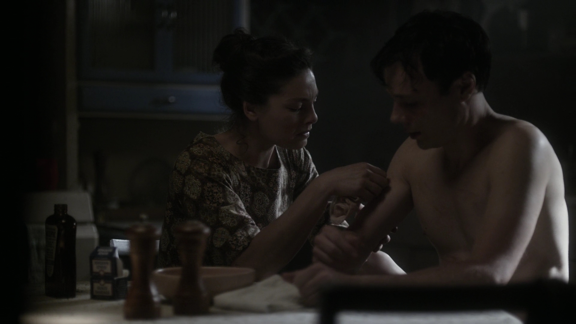 Charmed-Online-dot-nl_TheManInTheHighCastle1x05-0934.jpg Charmed-Online-dot-nl_TheManInTheHighCastle1x05-0934.jpg