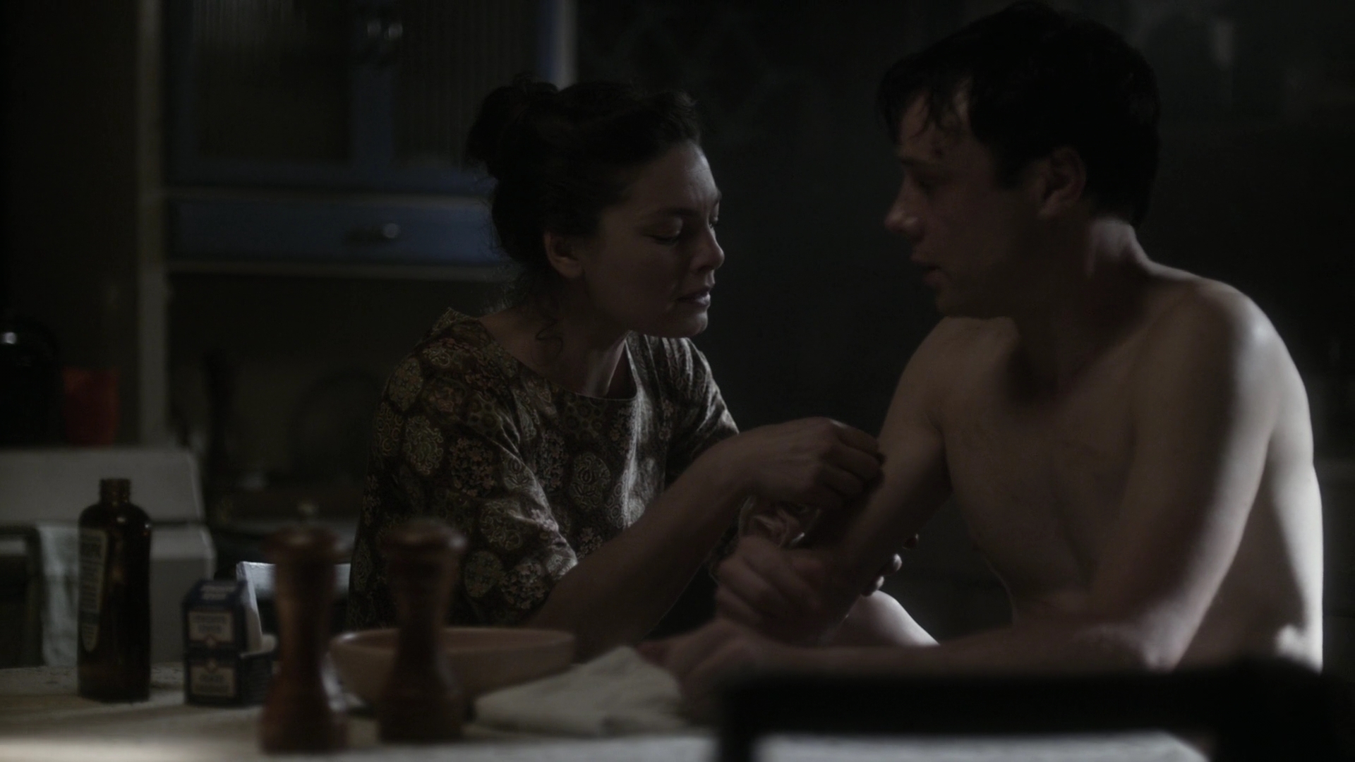 Charmed-Online-dot-nl_TheManInTheHighCastle1x05-0937.jpg Charmed-Online-dot-nl_TheManInTheHighCastle1x05-0937.jpg