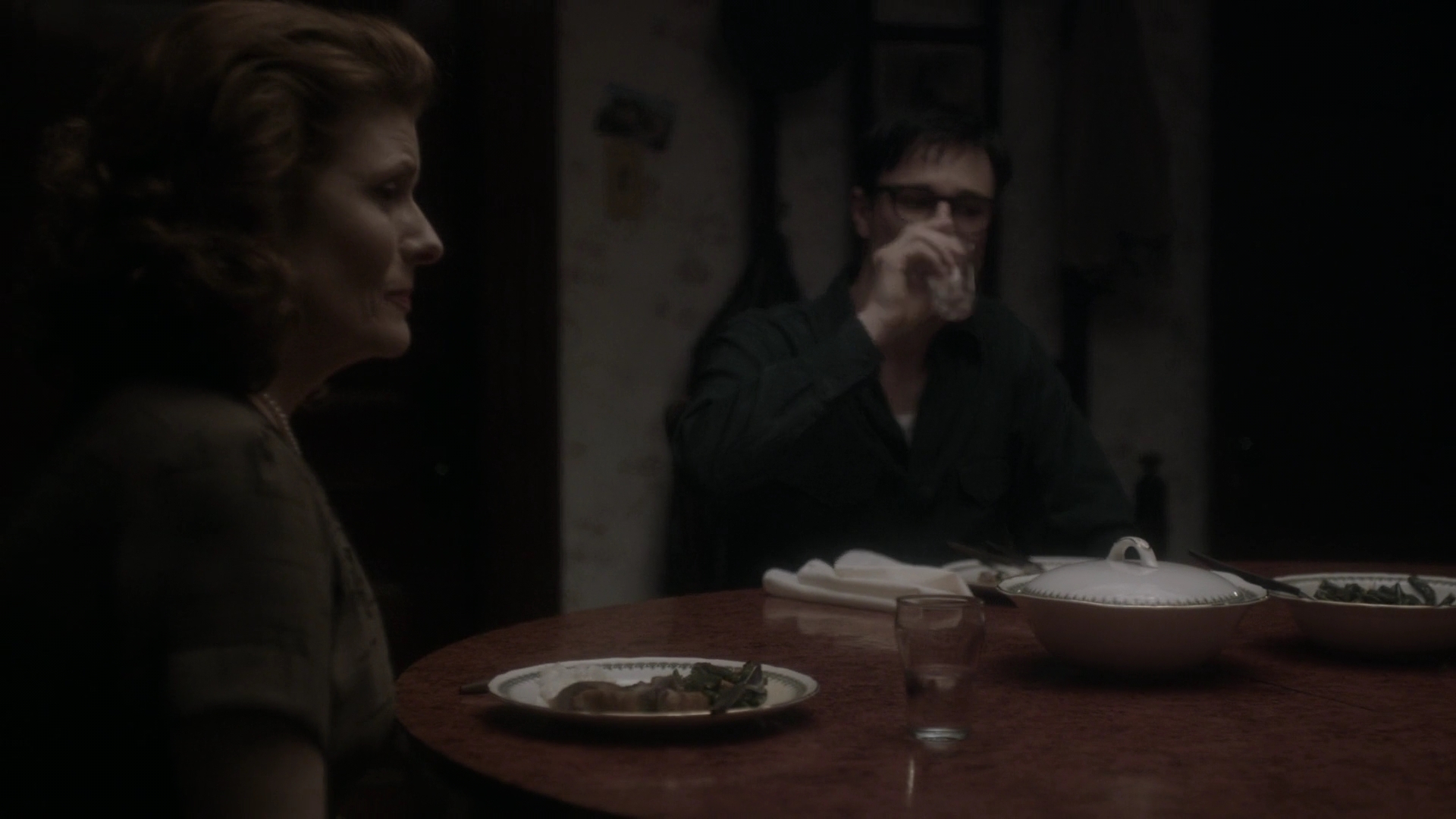 Charmed-Online-dot-nl_TheManInTheHighCastle1x08-2719.jpg Charmed-Online-dot-nl_TheManInTheHighCastle1x08-2719.jpg