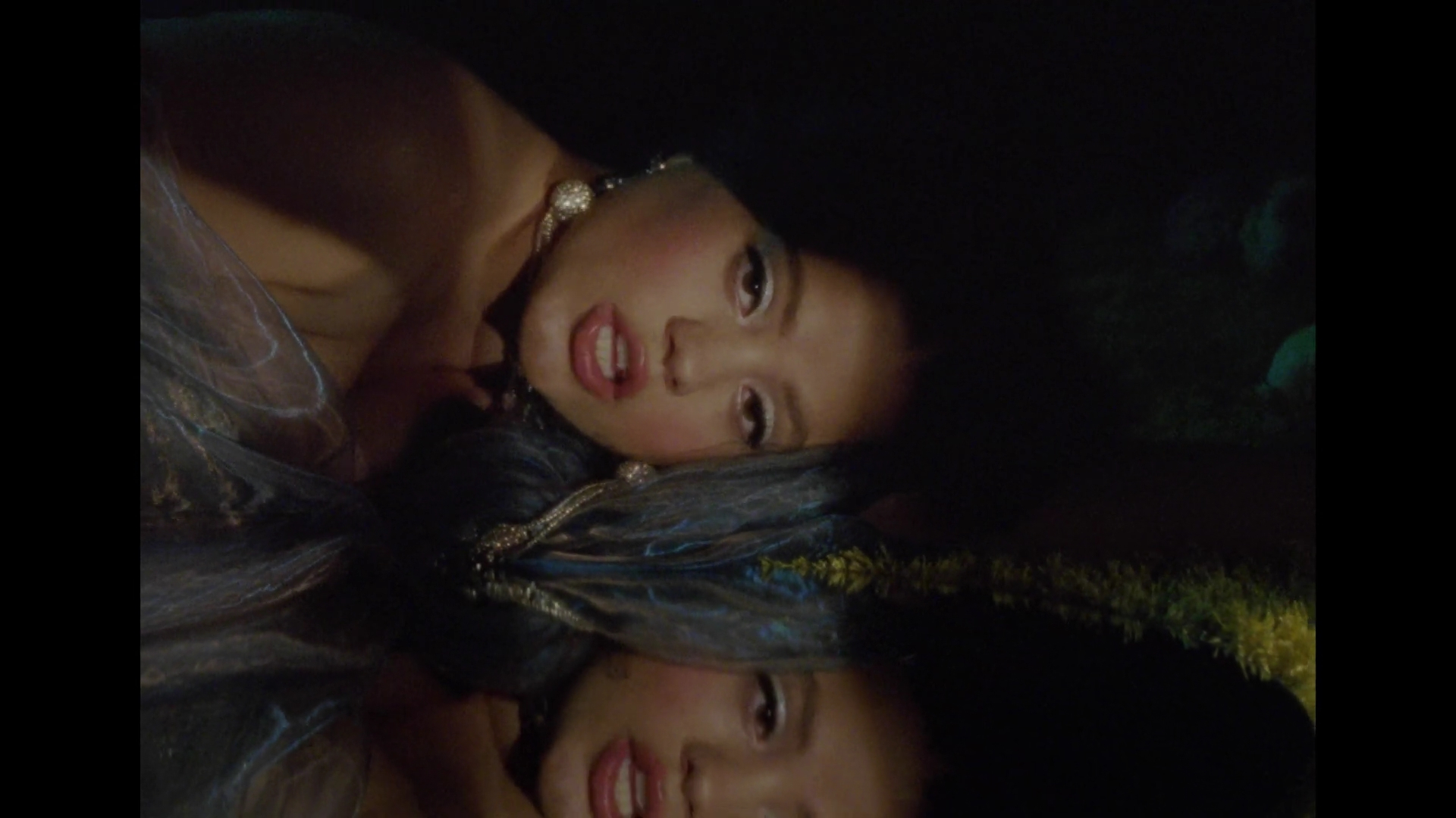 Charmed-Online-dot-nl_SarahJeffery-Suffer_MusicVideo0042.jpg