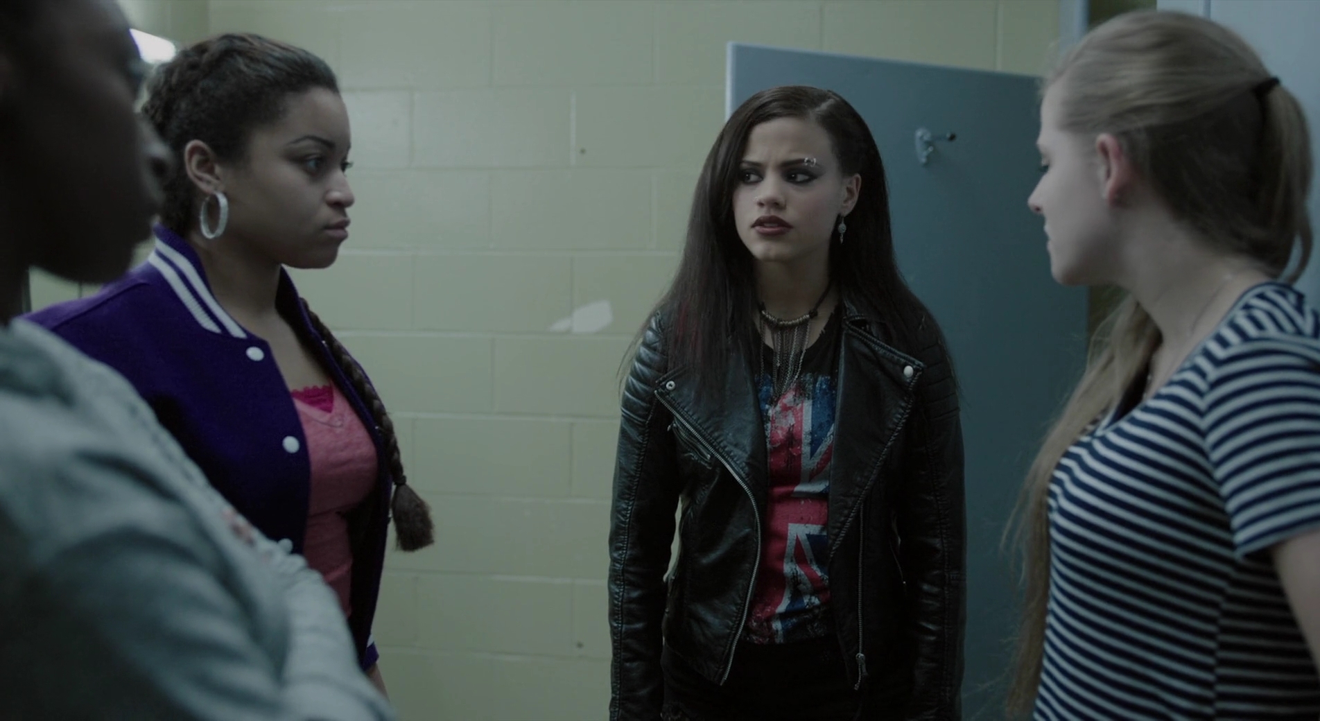 Charmed-Online-dot-nl_AcrossTheLine0794.jpg