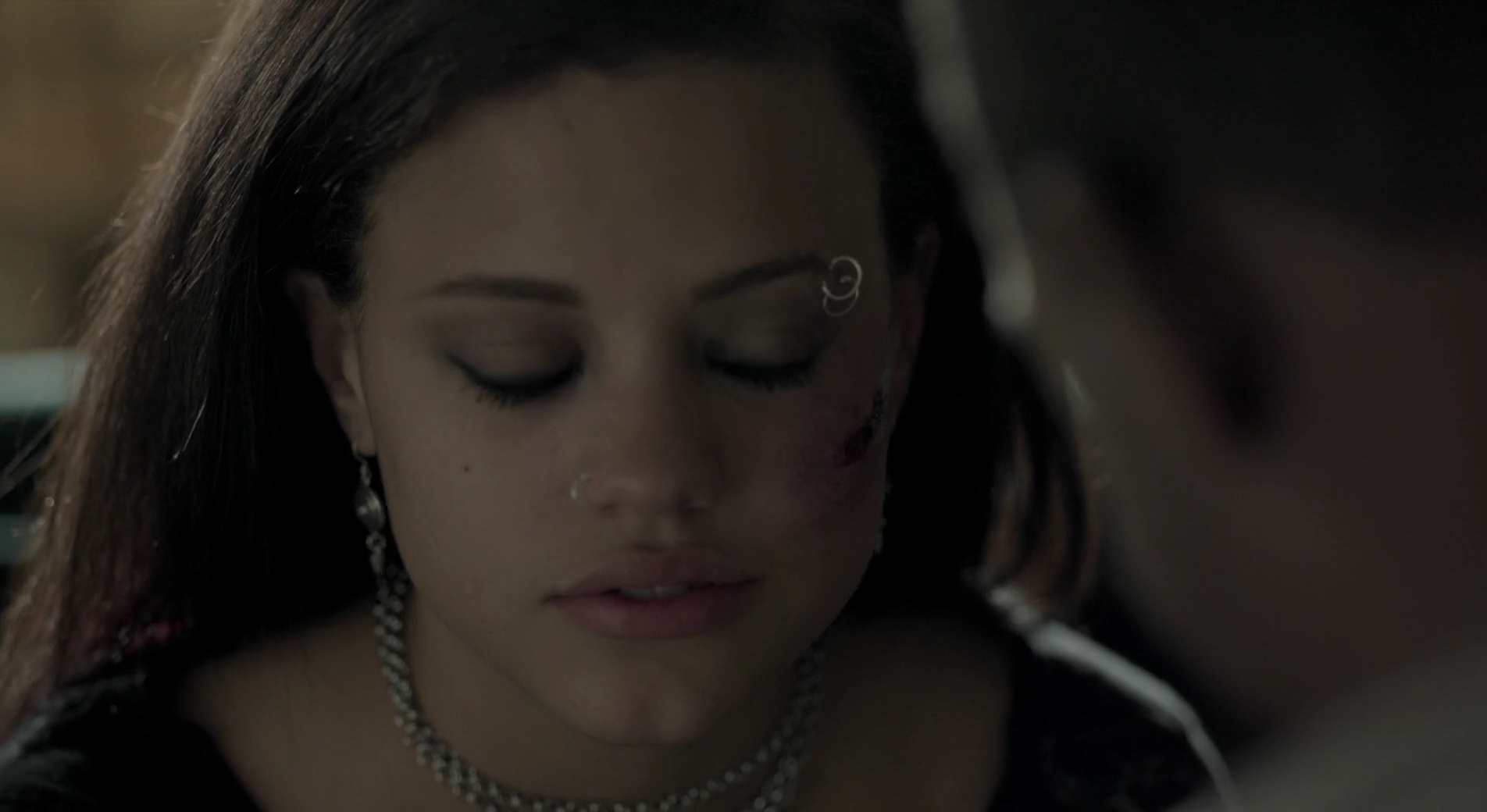 Charmed-Online-dot-nl_AcrossTheLine3530.jpg