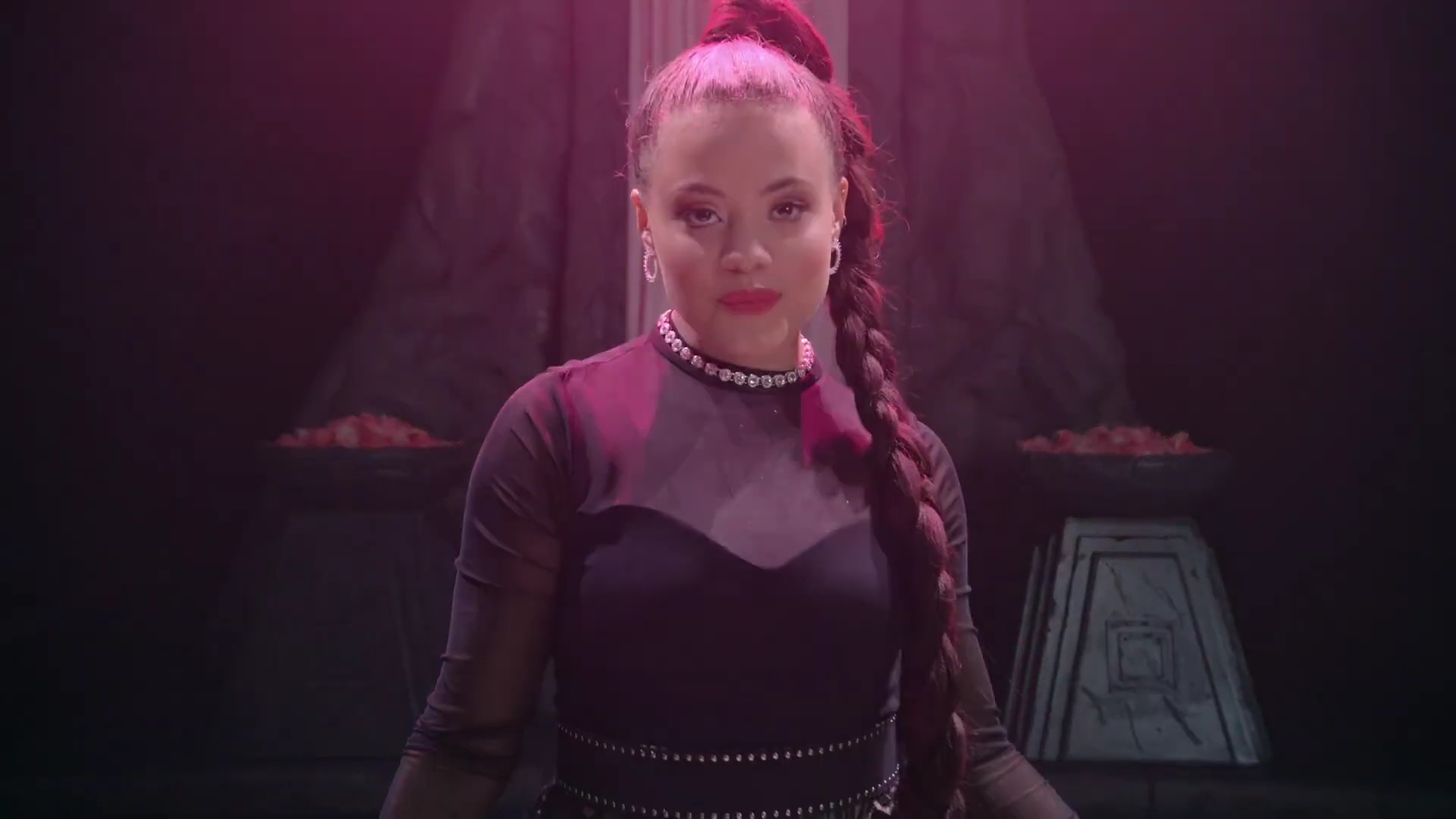Charmed-Online-dot-nl_QueenOfMean-Remixclip00040.jpg