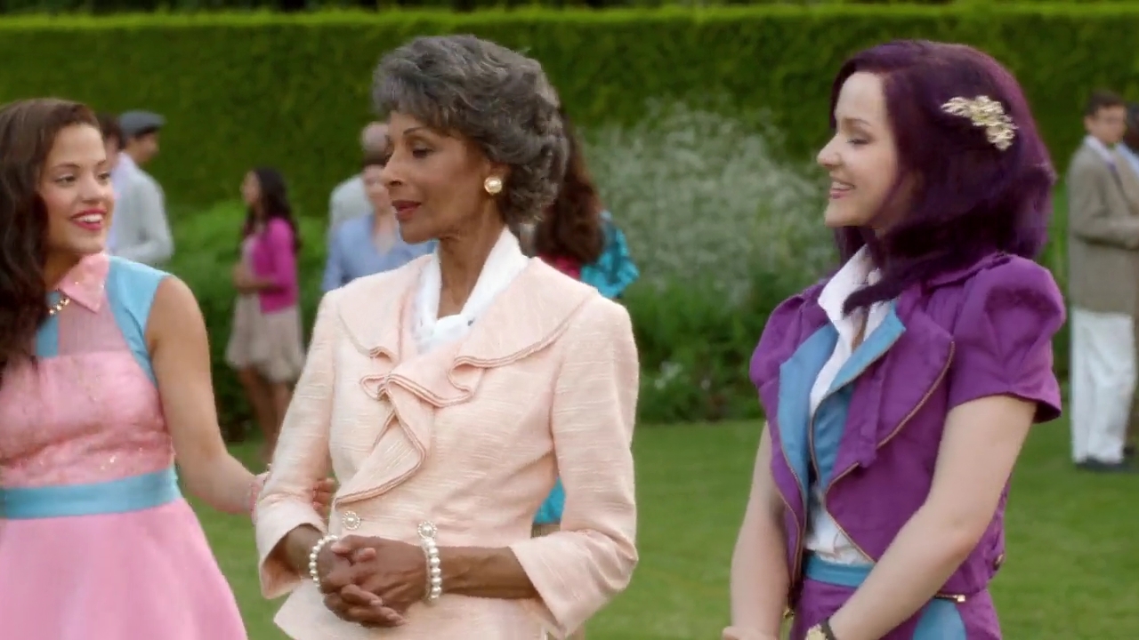Charmed-Online-dot-nl_Descendants5102.jpg