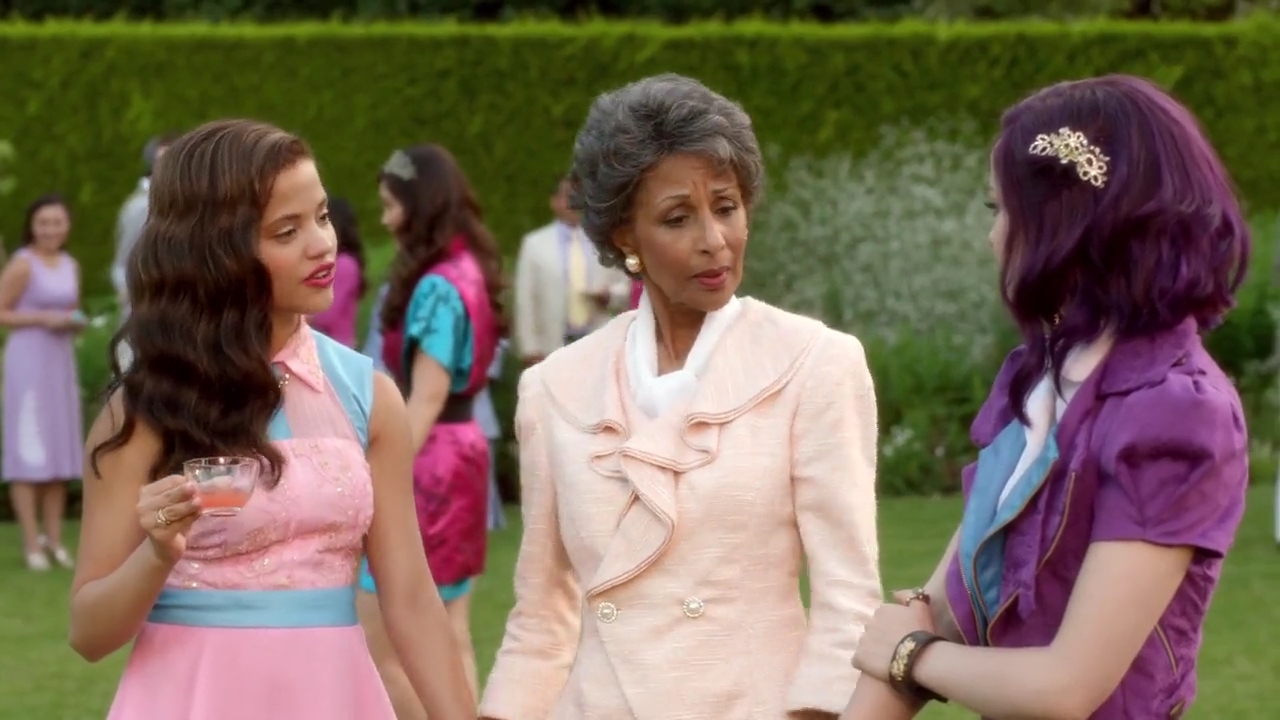 Charmed-Online-dot-nl_Descendants5116.jpg
