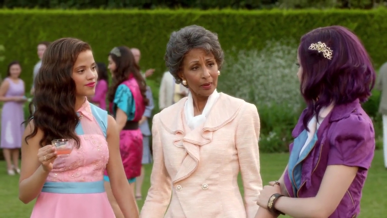 Charmed-Online-dot-nl_Descendants5117.jpg