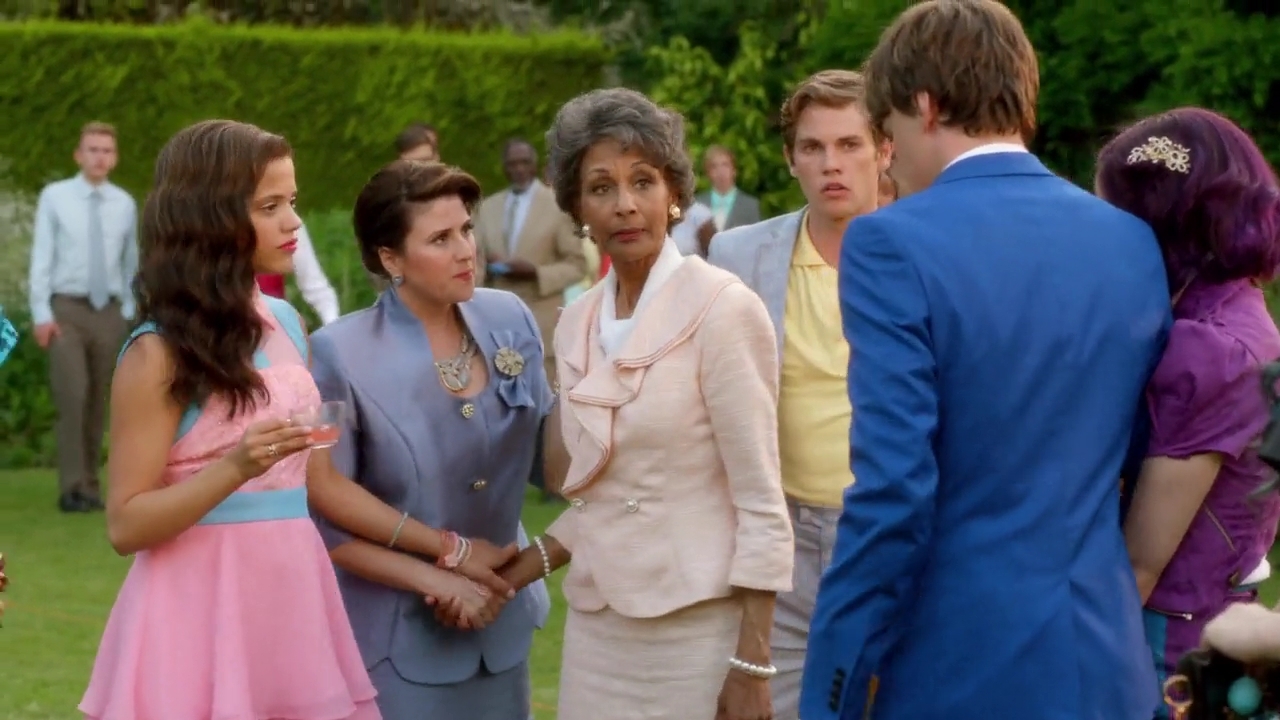 Charmed-Online-dot-nl_Descendants5150.jpg
