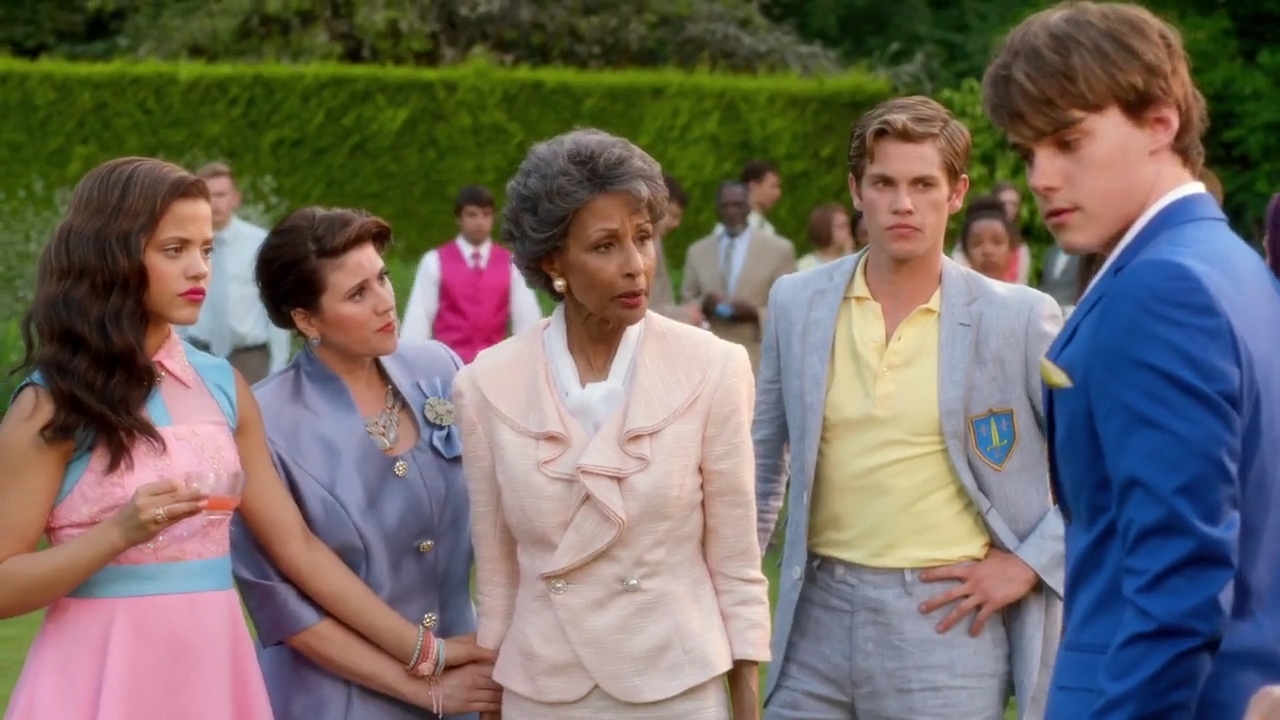Charmed-Online-dot-nl_Descendants5156.jpg