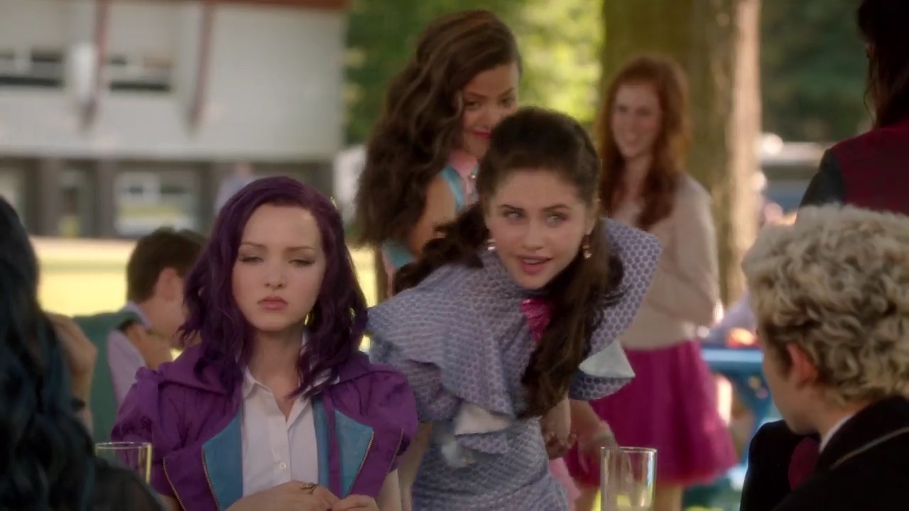 Charmed-Online-dot-nl_Descendants5317.jpg