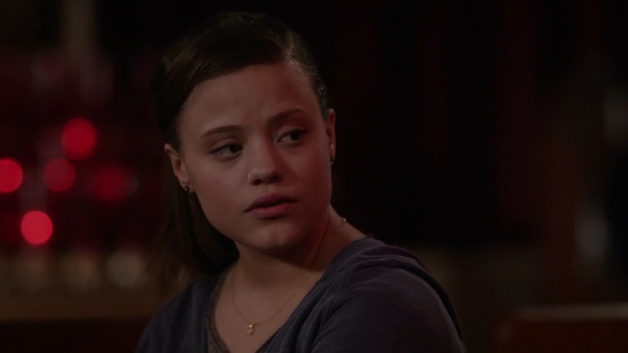 Charmed-Online-dot-nl_ShadesOfBlue2x09-2140.jpg