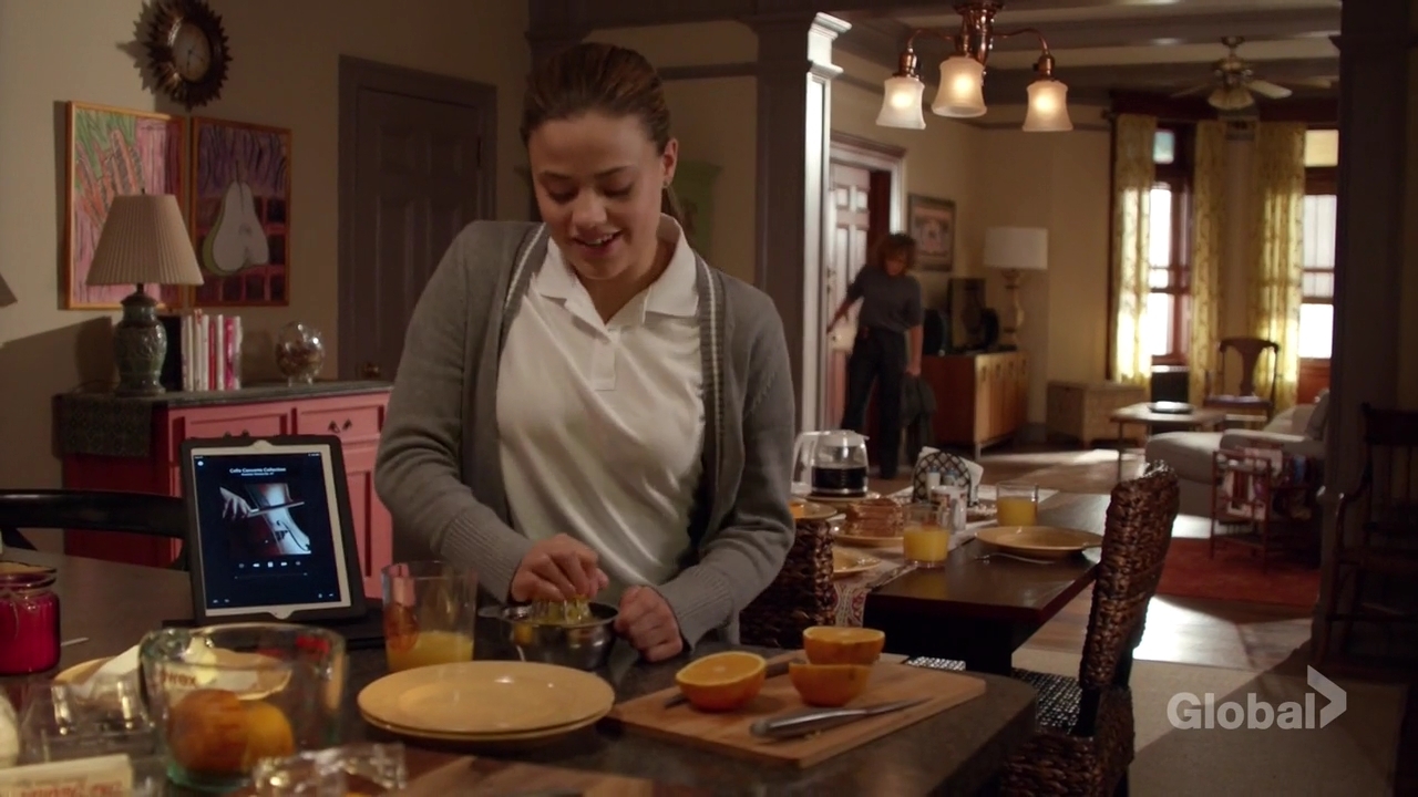 Charmed-Online-dot-nl_ShadesOfBlue3x02-0036.jpg
