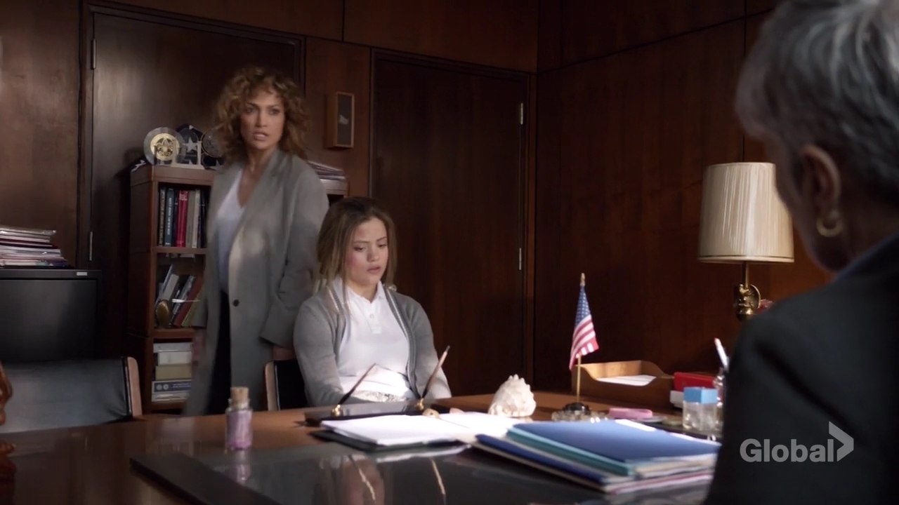 Charmed-Online-dot-nl_ShadesOfBlue3x02-0307.jpg
