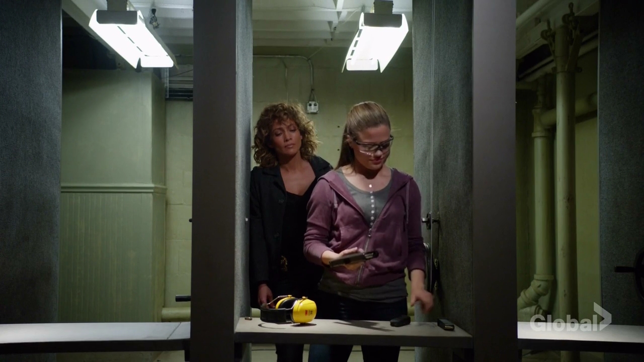 Charmed-Online-dot-nl_ShadesOfBlue3x03-0928.jpg