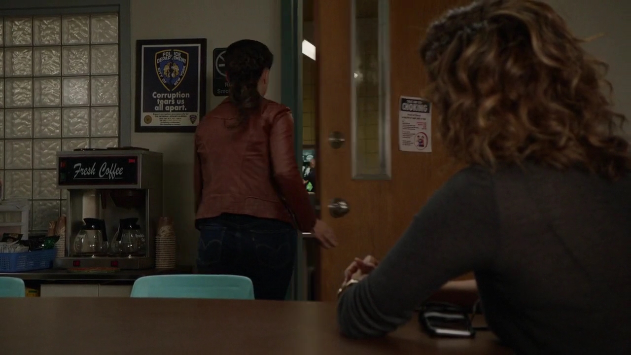 Charmed-Online-dot-nl_ShadesOfBlue1x08-1625.jpg