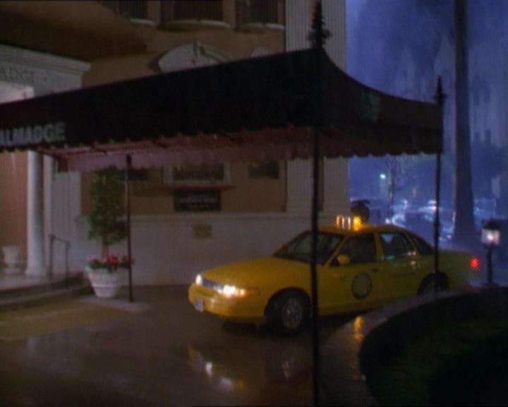 Charmed-Online_dot_net-1x01SomethingWiccaThisWayComes0009.jpg Charmed-Online_dot_net-1x01SomethingWiccaThisWayComes0009.jpg