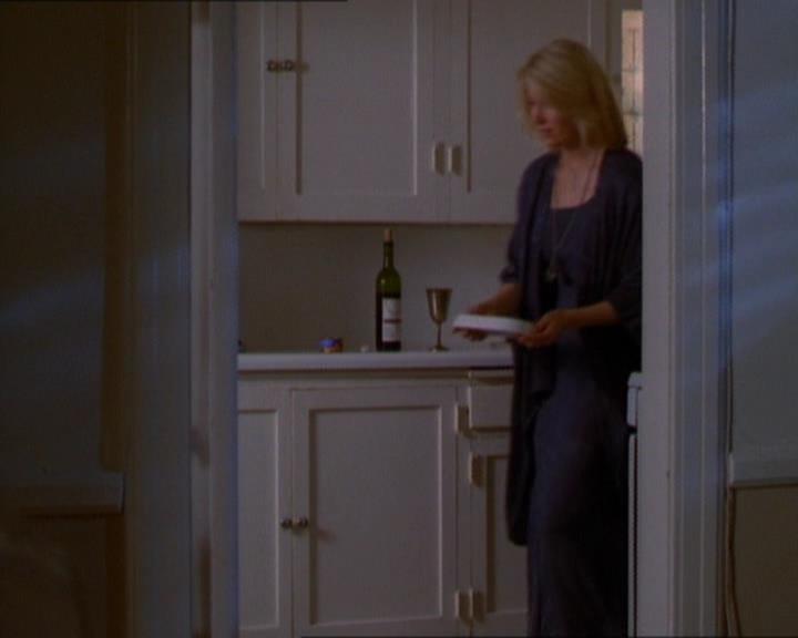 Charmed-Online_dot_net-1x01SomethingWiccaThisWayComes0016.jpg Charmed-Online_dot_net-1x01SomethingWiccaThisWayComes0016.jpg