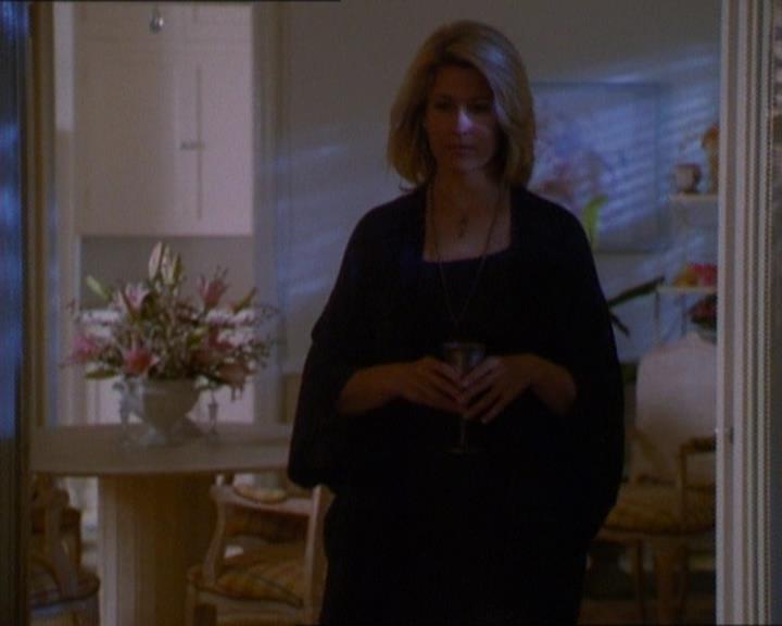 Charmed-Online_dot_net-1x01SomethingWiccaThisWayComes0025.jpg Charmed-Online_dot_net-1x01SomethingWiccaThisWayComes0025.jpg