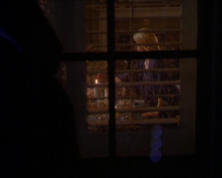 Charmed-Online_dot_net-1x01SomethingWiccaThisWayComes0049.jpg Charmed-Online_dot_net-1x01SomethingWiccaThisWayComes0049.jpg